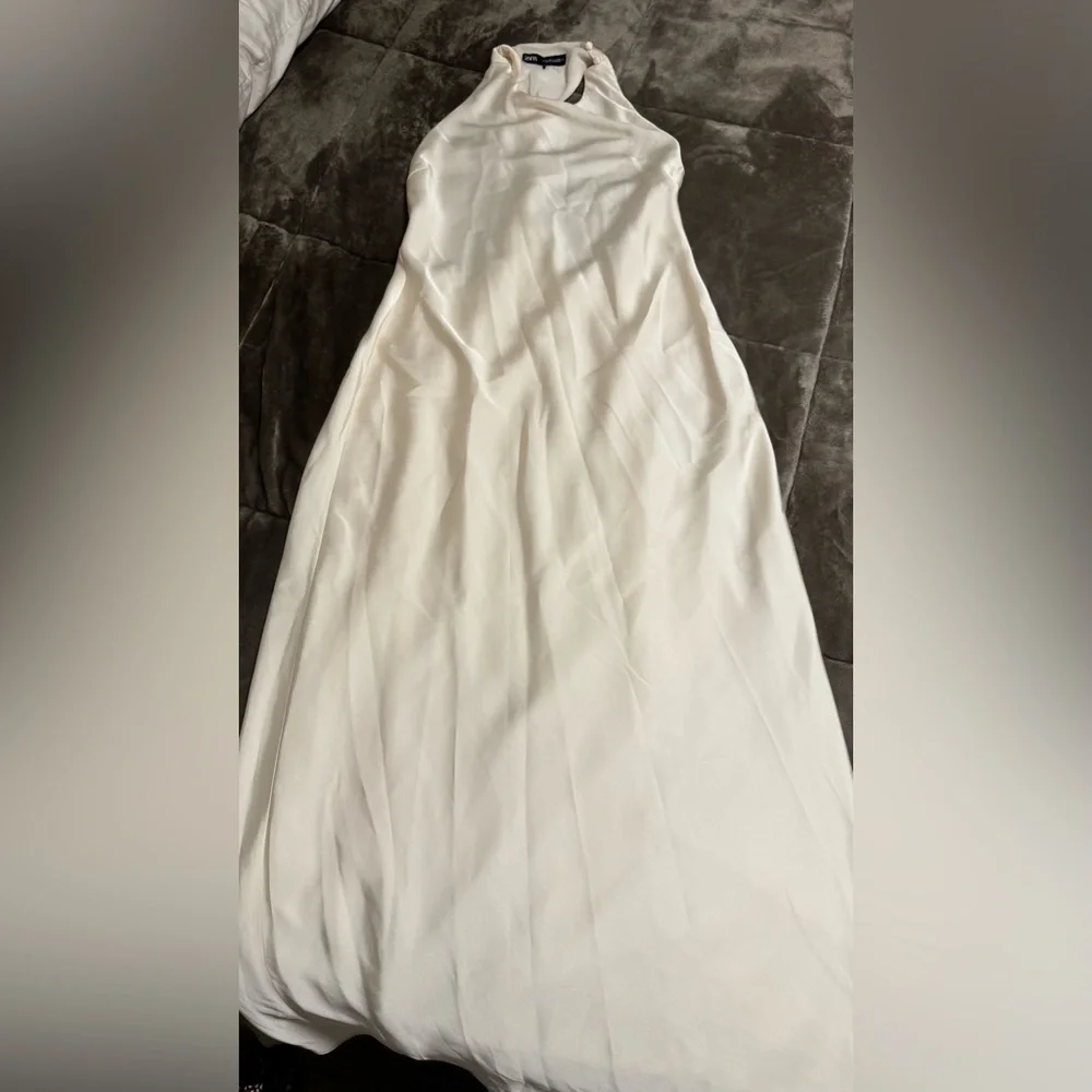 Zara - Cream Maxi Dress - Open back - Picture 3 of 7